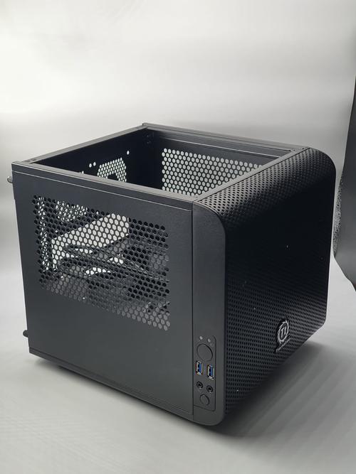 Reducere  Carcasa Thermaltake Core V1 (Neagra