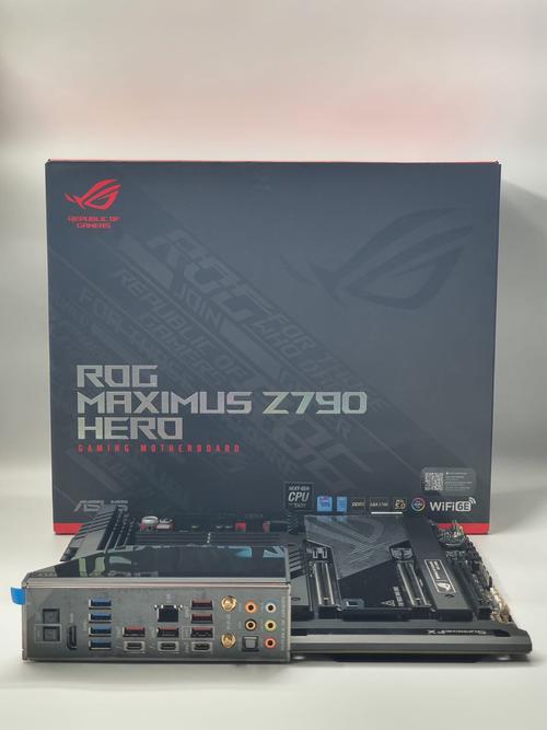 Reducere  Placa de baza ASUS ROG MAXIMUS Z790 HERO, Intel Z790, LGA 1700, ATX