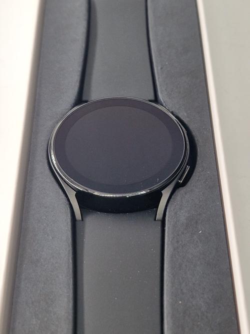 Reducere  Smartwatch Samsung Galaxy Watch 4 SM-R860, Bratara Cauciuc 40mm, Rezistent la apa si praf (Negru)