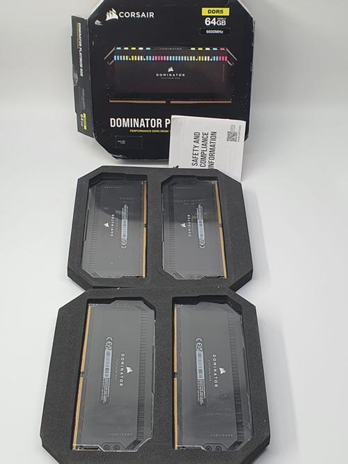 Reducere  Memorie Corsair DOMINATOR PLATINUM XMP 3.0 Black Heatspreader, DDR5, 6600MT/s 64GB (4x16GB), CL32, RGB